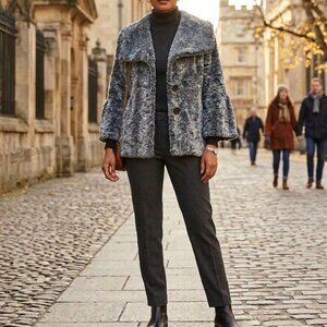 CAbi CHINCHILLY Gray Faux Fur Front Swing Jacket Style# 626 Women's Small Luxury